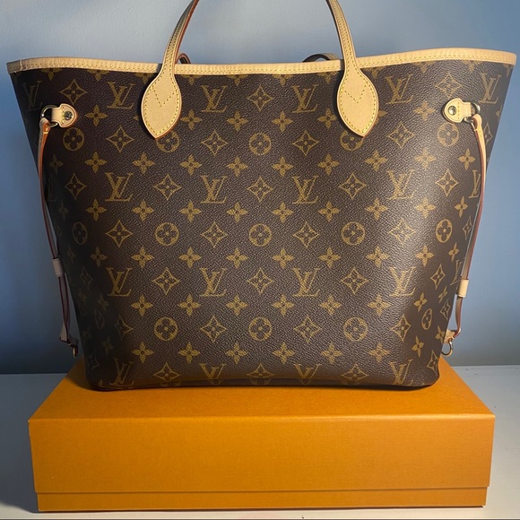 Louis Vuitton Handbags - Louis Vuitton Neverfull MM